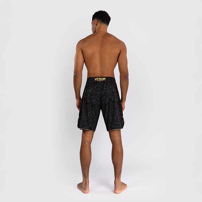 Venum x Ilia Topuria Unmatched Fightshorts Sort Guld