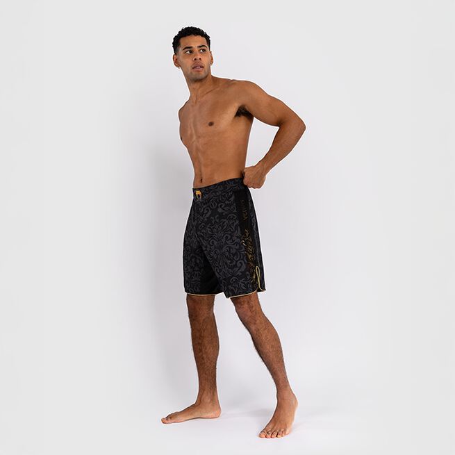 Venum x Ilia Topuria Unmatched Fightshorts Sort Guld