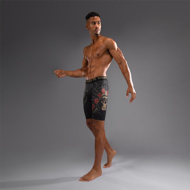 Santa Muerte 5.0 Vale Tudo Shorts Sort Guld