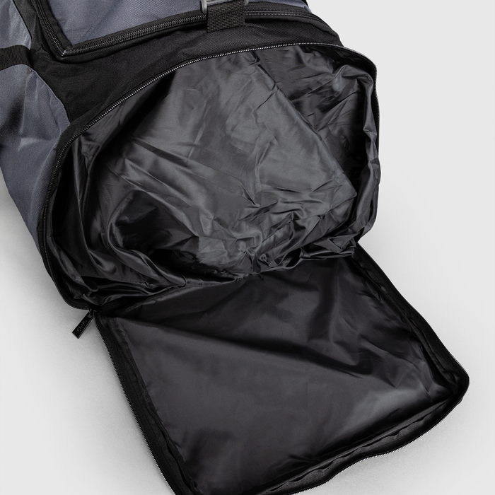 Essential Sportstaske 37 L Gr&aring;/Sort