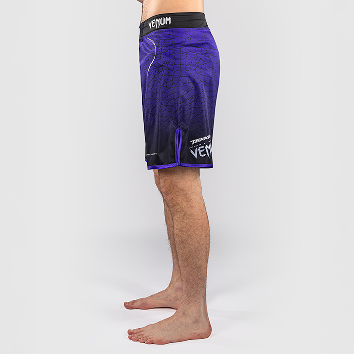 Venum x TEKKEN 8 Fightshorts Kazuya Sort Lilla